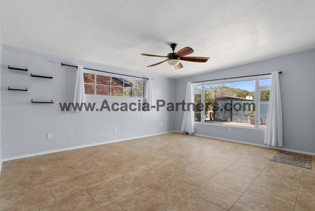 Building Photo - Two Bedroom Home with Guest House