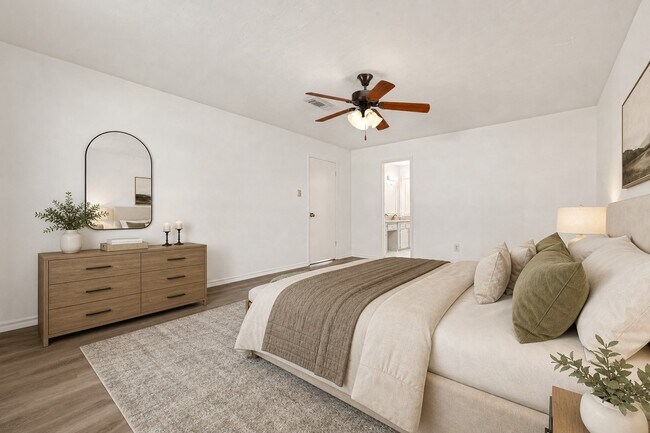 Building Photo - 539 Belwin Dr