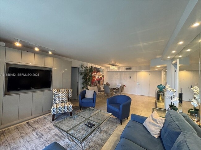 Building Photo - 3600 Mystic Pointe Dr