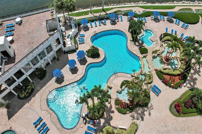 Building Photo - 19101 NE 36th Pl