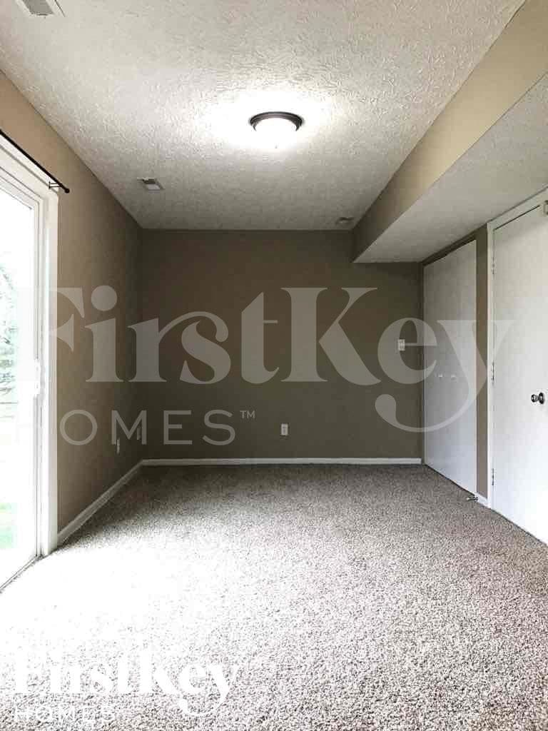 Building Photo - 5683 Colonist Cir