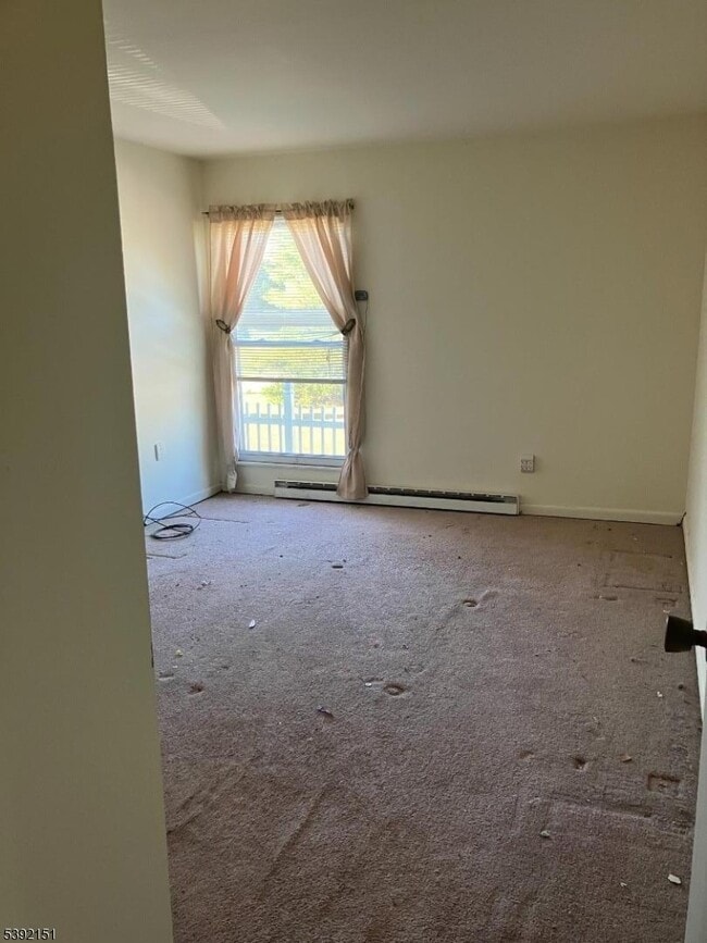 Building Photo - 410 Lake Shore N