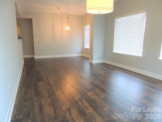 Building Photo - 1320 Fillmore Ave