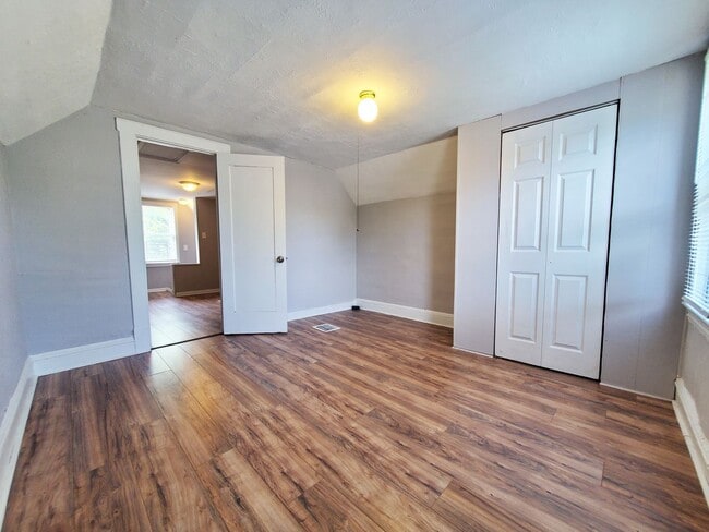 Building Photo - 3 Bed - 2 Full Bath Cape Cod for Rent