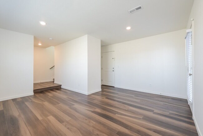 Building Photo - 4748 N Tower Ct