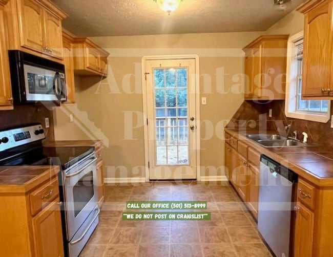 Building Photo - 50 Whispering Wind Cir