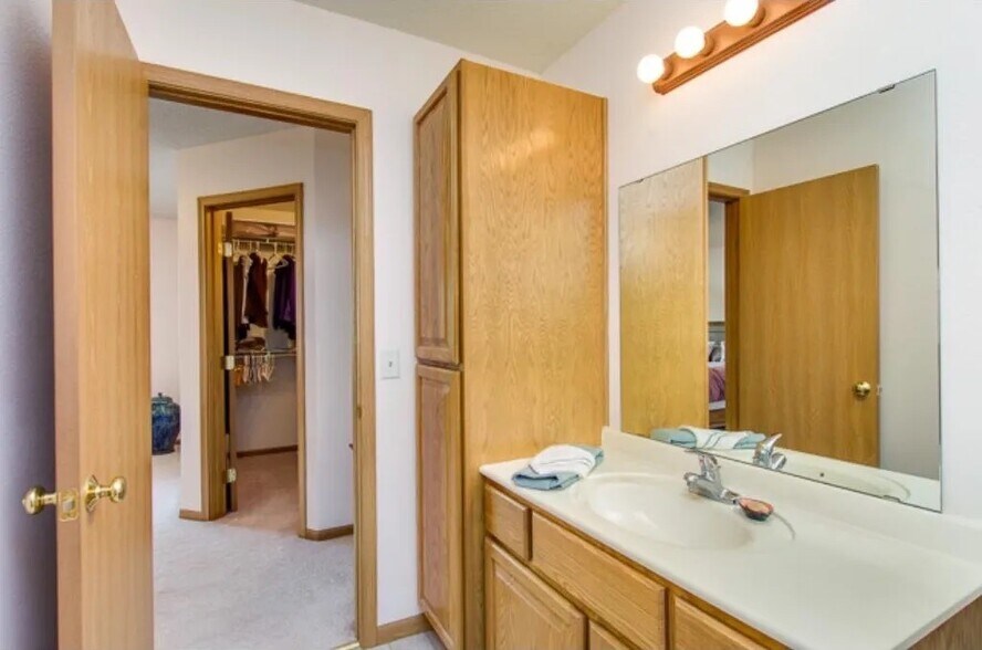 Building Photo - 14 Bridgewater Trl