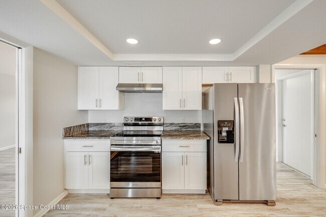 Building Photo - 490 Park Ave