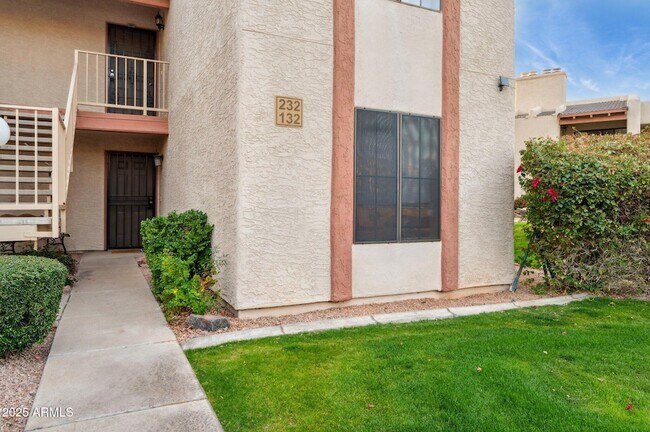 Building Photo - 205 N 74th St
