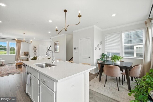 Building Photo - 5051 Silver Oak Dr