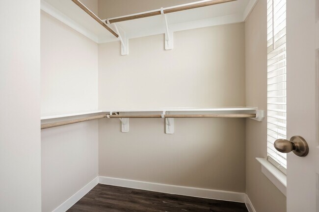 Building Photo - 18435 Idyllic Aly