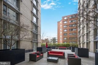 Building Photo - 940 25th St NW