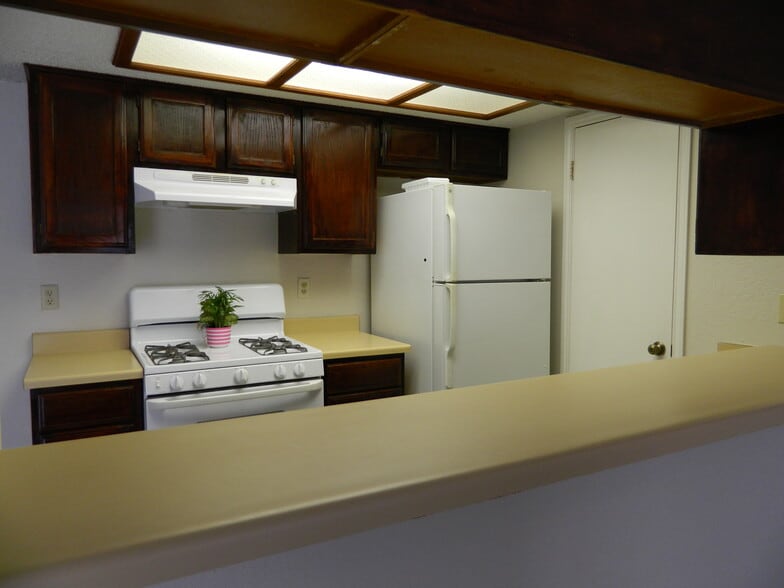 View from Living Room over Bar Counter - 7806-B Chimayo Cv.,