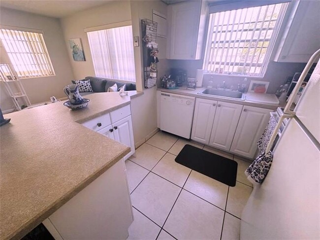 Building Photo - 452 Durham O