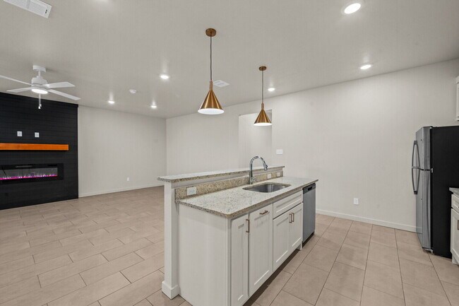 Building Photo - Brand new townhomes in Frenship East!