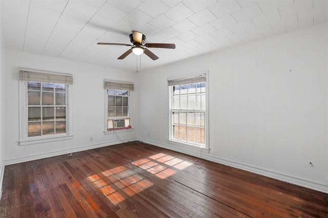 Building Photo - 125 E Tabb St