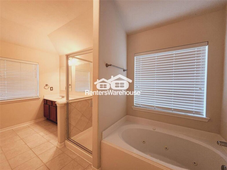 Building Photo - 16915 Melvin Oaks Ct
