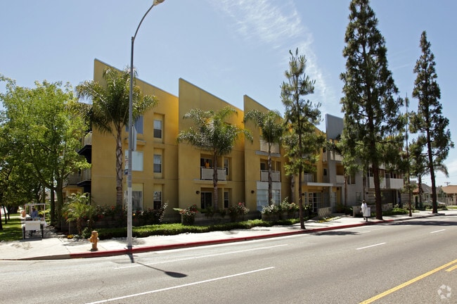 Primary Photo - Cleveland Villa