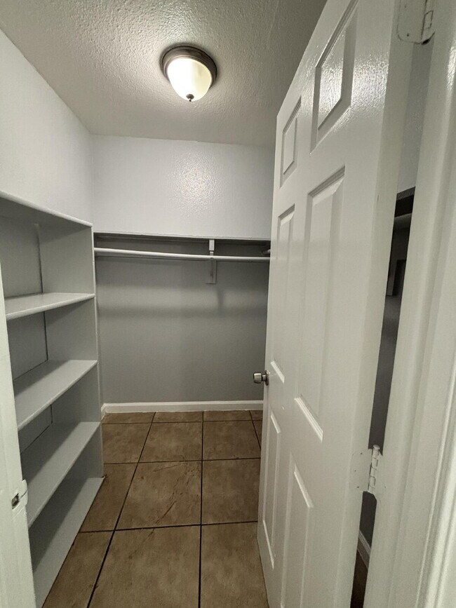 Building Photo - Controlled access community - Parking On Site - Laundry On Site $500 Moves You In - Up to One Mon...