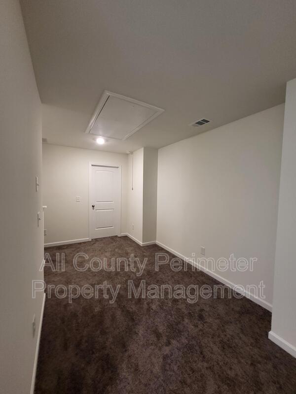 Building Photo - 52 Berry Dr