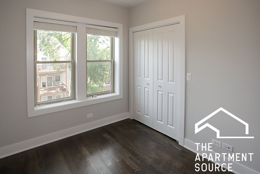 Building Photo - 3919 N Janssen Ave