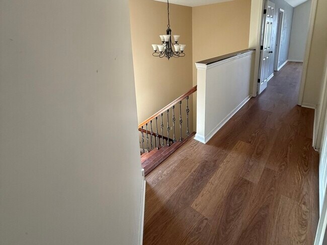 Building Photo - 286 Wolverine Dr