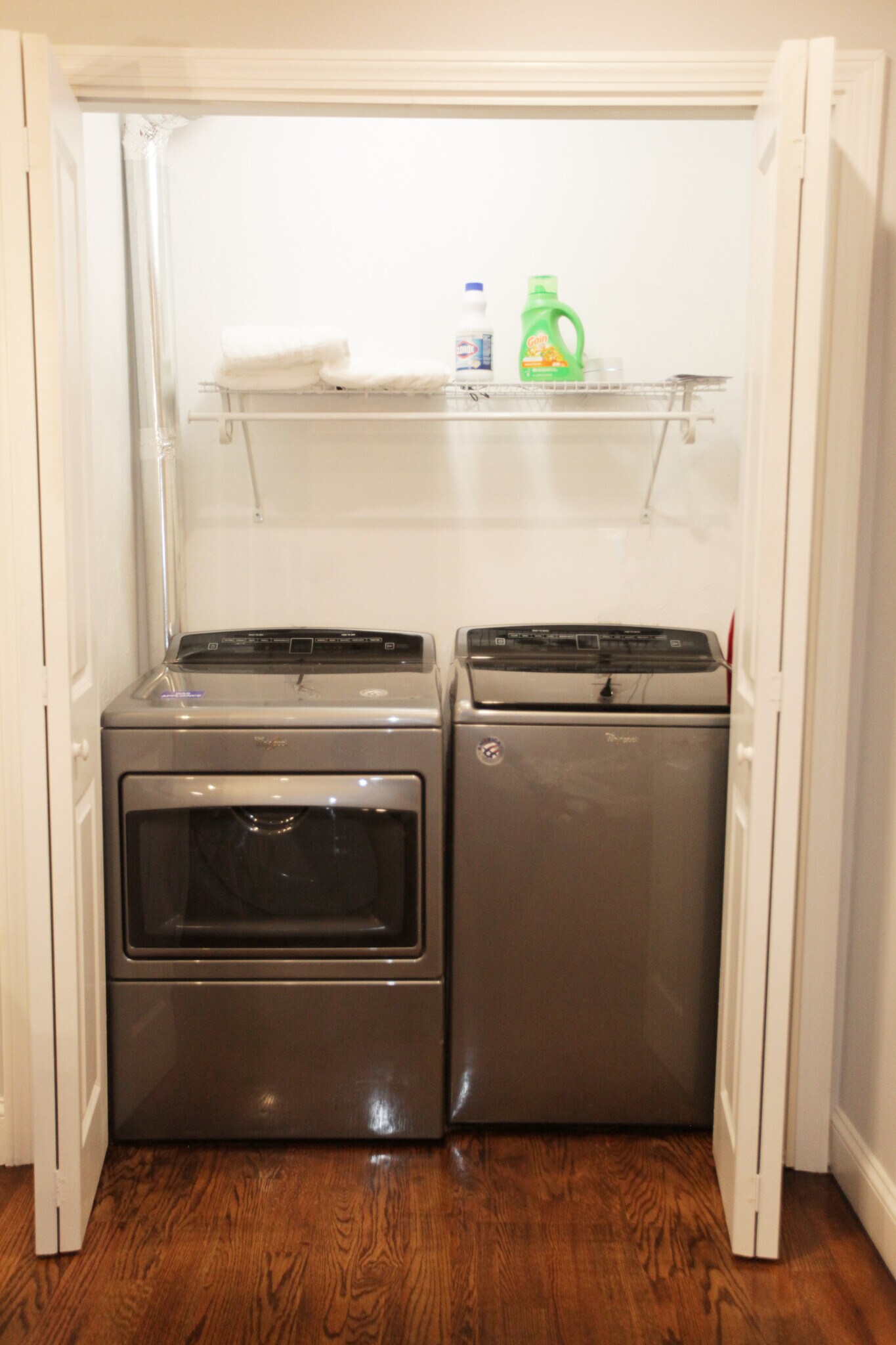 Building Photo - 289 Main St