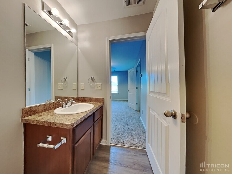 Building Photo - 55 Wyndham Ct