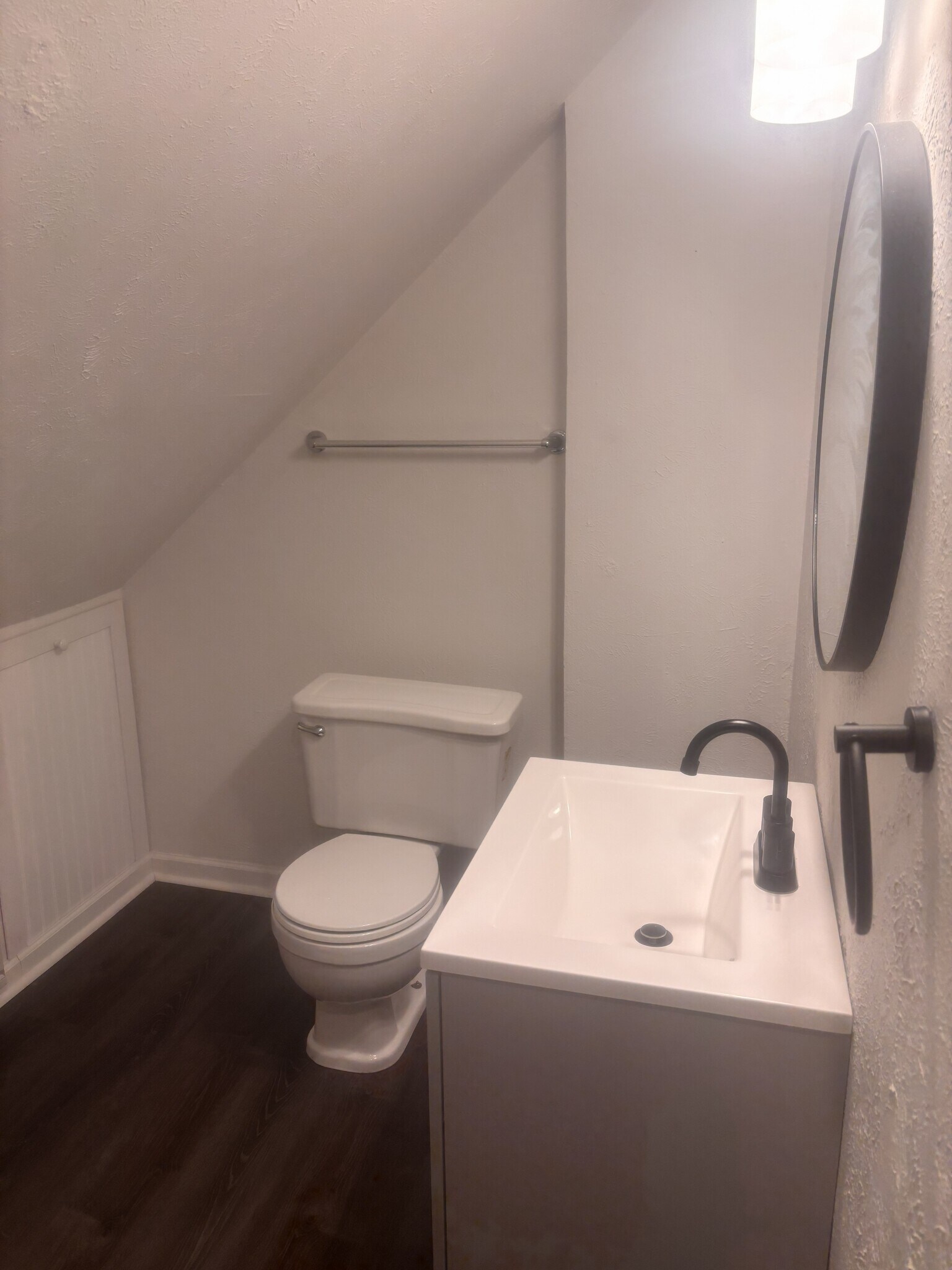 1/2 bath 2nd floor - 1027 Michigan Ave