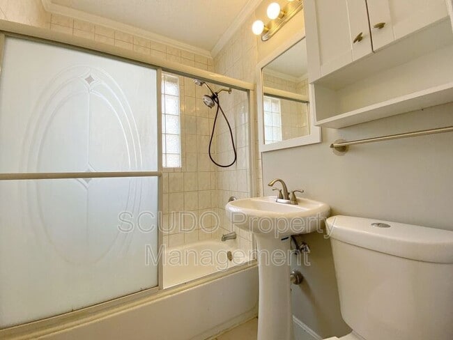 Building Photo - 2706 W 77th St