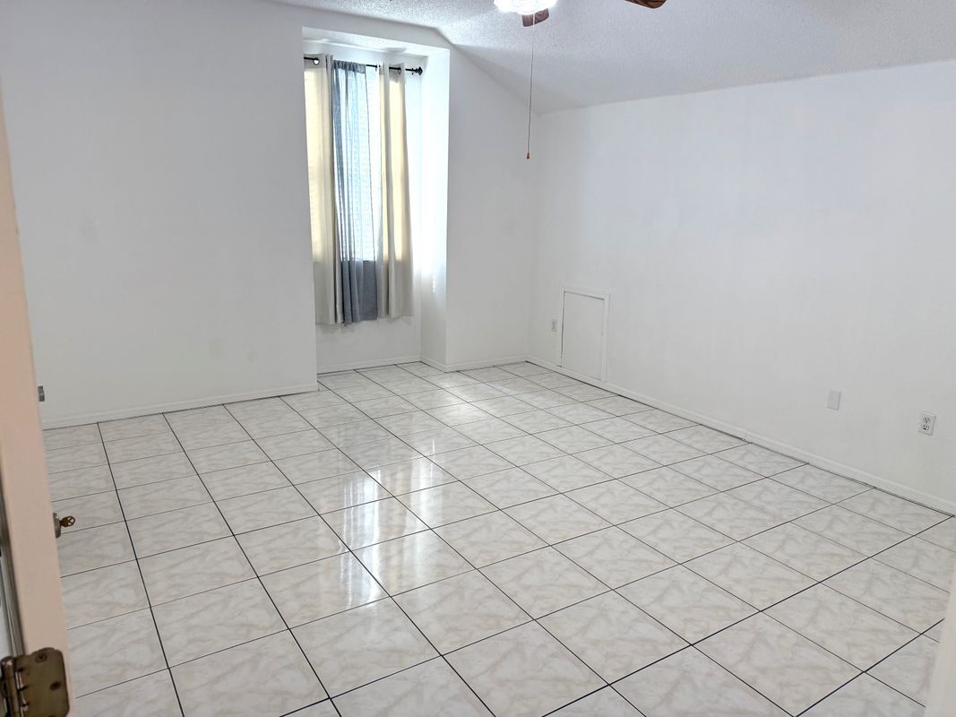 Building Photo - 2135 Jessa Dr