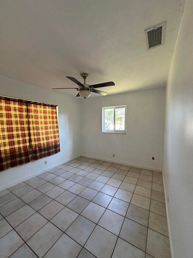 Building Photo - 2030 Bonnie St