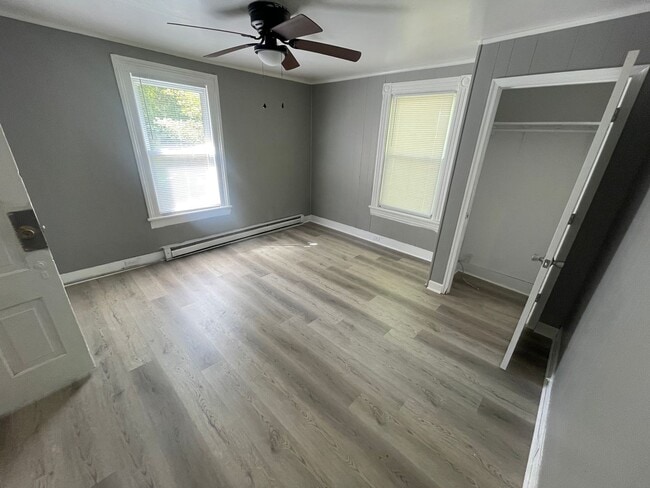 Building Photo - Single Family 3 Bedroom