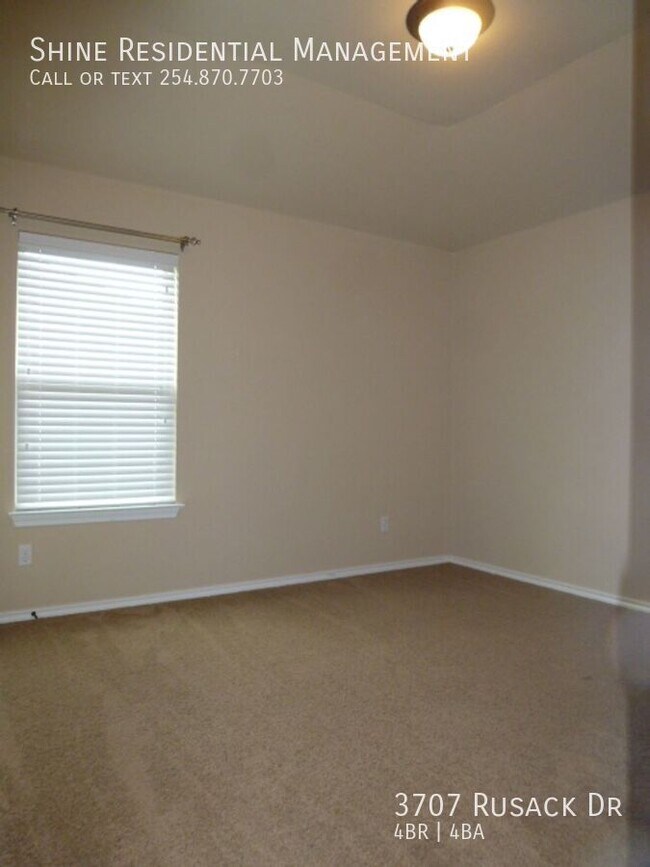 Building Photo - 3707 Rusack Dr