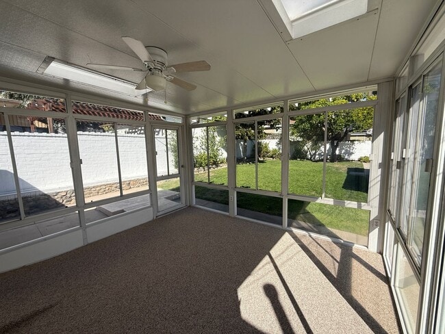 Building Photo - Amazing 3 Bedroom Montrose Home!