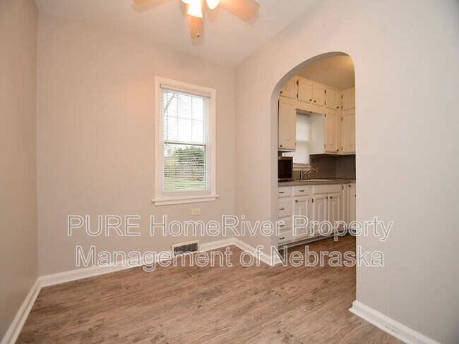 Building Photo - 2108 S 46th St