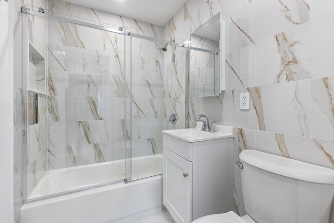 Building Photo - 303 Broadway