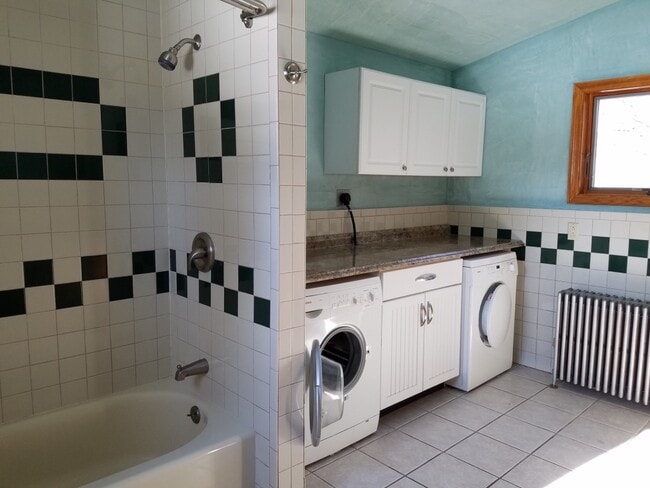 Building Photo - 143 Railroad Ave