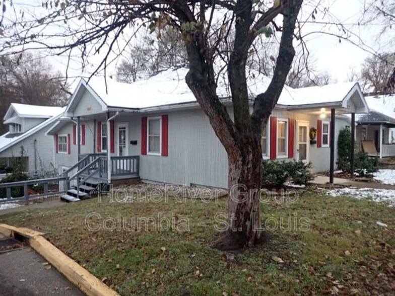 Building Photo - 900 Dockery St