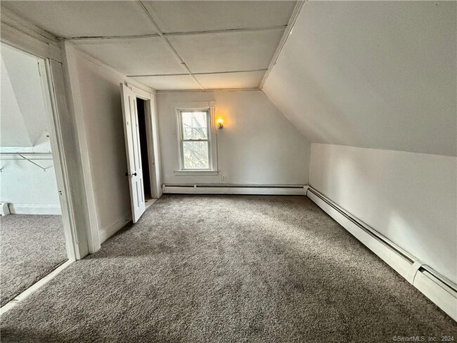 Building Photo - 63 Oakwood Ave