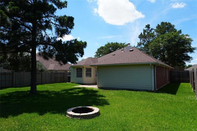 Building Photo - 19410 Bear Springs Dr
