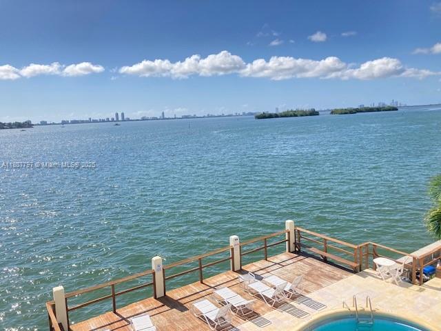 Building Photo - 7845 NE Bayshore Ct