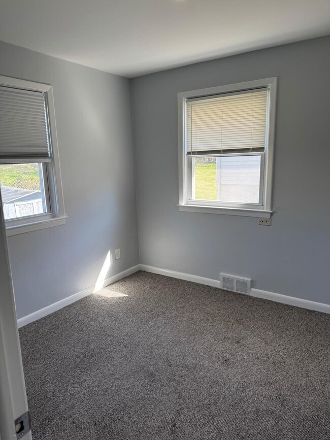 Building Photo - 131 1st Ave