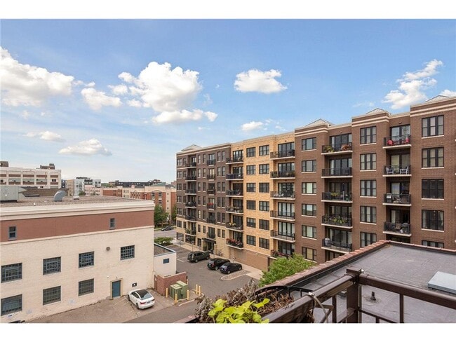 Building Photo - 404 N Washington Ave