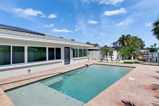Building Photo - 1492 Sea Gull Dr S