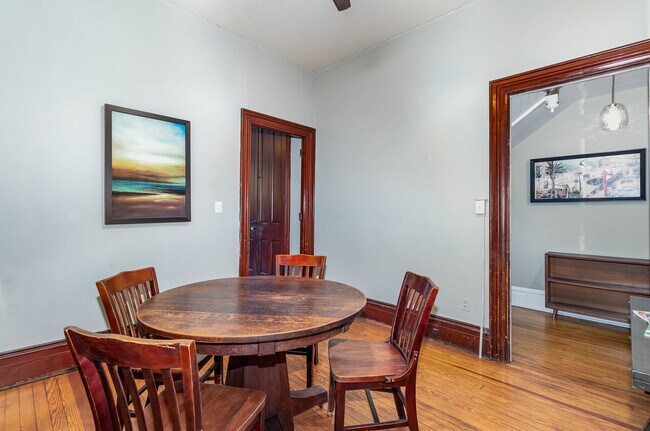 Building Photo - 1005 N 2nd St