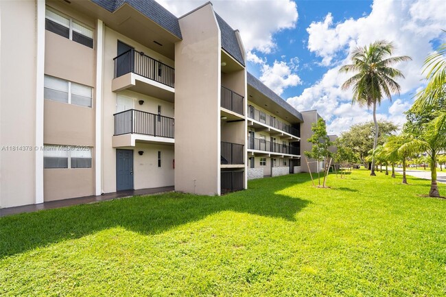 Building Photo - 7900 S Colony Cir