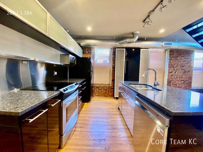 Building Photo - Stunning 2,000 sqft Loft For Rent in the C...