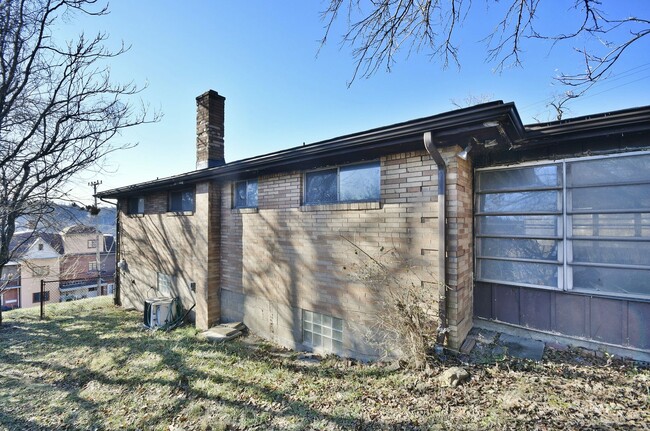 Building Photo - Charming 3-Bedroom Ranch in North Braddock...