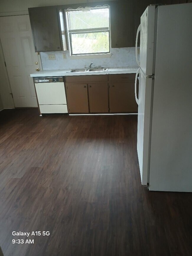 Building Photo - 913 N 7th St